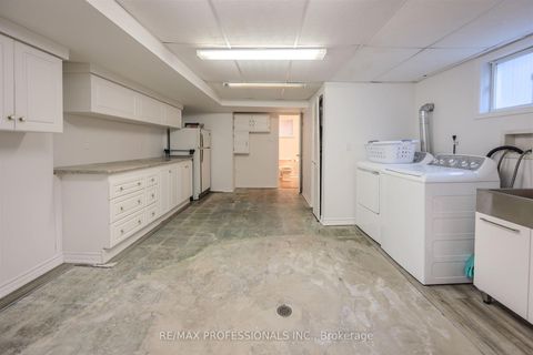 Photo 32 at 16 Monet Avenue, Etobicoke West Mall, Toronto