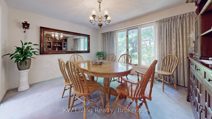 Photo 4 at 17 Woodvale Crescent, East York, Toronto