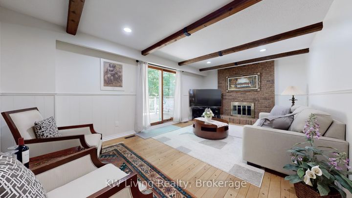 Photo 5 at 17 Woodvale Crescent, East York, Toronto