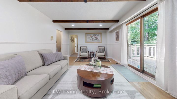 Photo 6 at 17 Woodvale Crescent, East York, Toronto