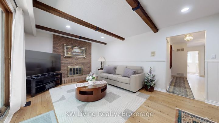 Photo 7 at 17 Woodvale Crescent, East York, Toronto