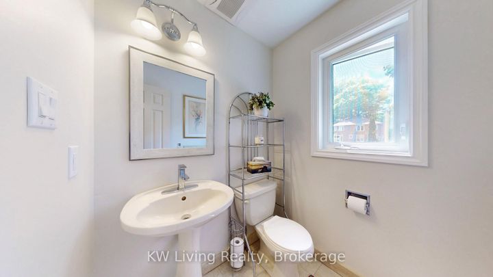 Photo 11 at 17 Woodvale Crescent, East York, Toronto