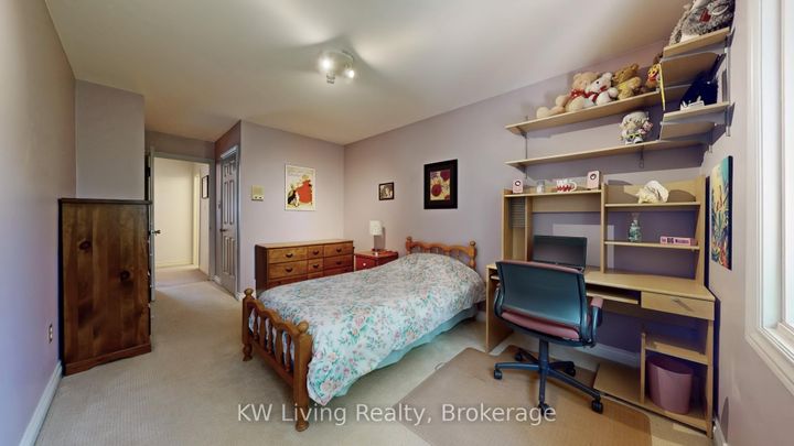 Photo 18 at 17 Woodvale Crescent, East York, Toronto