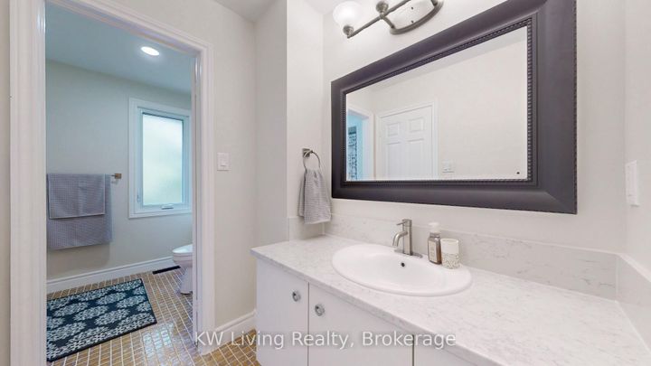 Photo 19 at 17 Woodvale Crescent, East York, Toronto