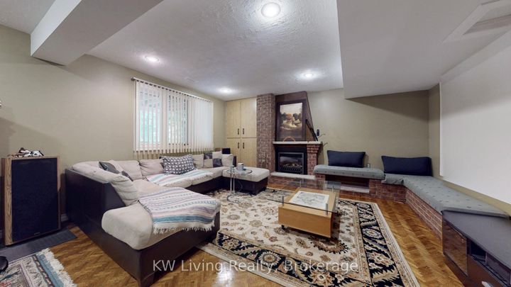 Photo 22 at 17 Woodvale Crescent, East York, Toronto