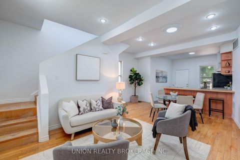 Photo 1 at 533 Victoria Park Avenue, Oakridge, Toronto