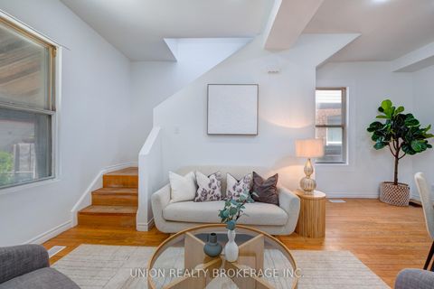 Photo 10 at 533 Victoria Park Avenue, Oakridge, Toronto