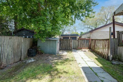 Photo 23 at 533 Victoria Park Avenue, Oakridge, Toronto