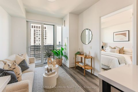 Photo 1 at 2902 - 39 Roehampton Avenue, Mount Pleasant West, Toronto