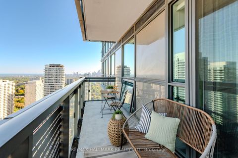 Photo 4 at 2902 - 39 Roehampton Avenue, Mount Pleasant West, Toronto