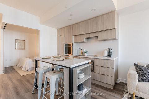 Photo 8 at 2902 - 39 Roehampton Avenue, Mount Pleasant West, Toronto