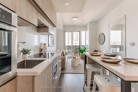 Photo 10 at 2902 - 39 Roehampton Avenue, Mount Pleasant West, Toronto
