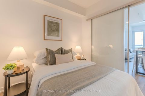 Photo 16 at 2902 - 39 Roehampton Avenue, Mount Pleasant West, Toronto