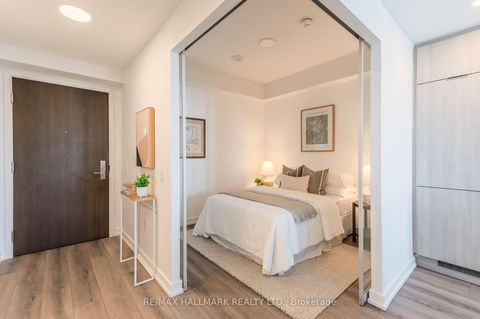Photo 17 at 2902 - 39 Roehampton Avenue, Mount Pleasant West, Toronto