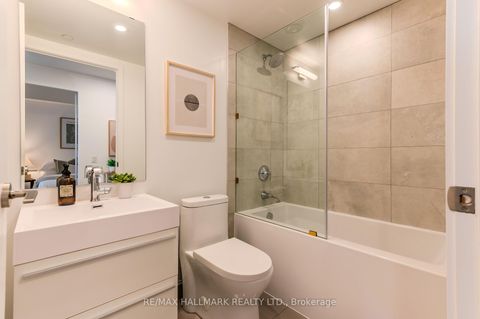 Photo 18 at 2902 - 39 Roehampton Avenue, Mount Pleasant West, Toronto
