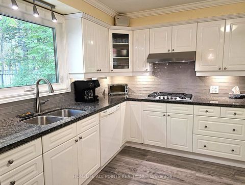 Photo 7 at 188 BROWNING Trail, Letitia Heights, Barrie