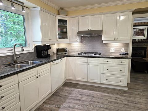 Photo 9 at 188 BROWNING Trail, Letitia Heights, Barrie Photo 9 at 188 BROWNING Trail, Letitia Heights, Barrie
