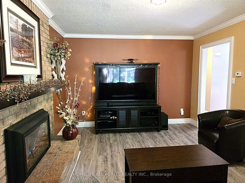 Photo 10 at 188 BROWNING Trail, Letitia Heights, Barrie Photo 10 at 188 BROWNING Trail, Letitia Heights, Barrie