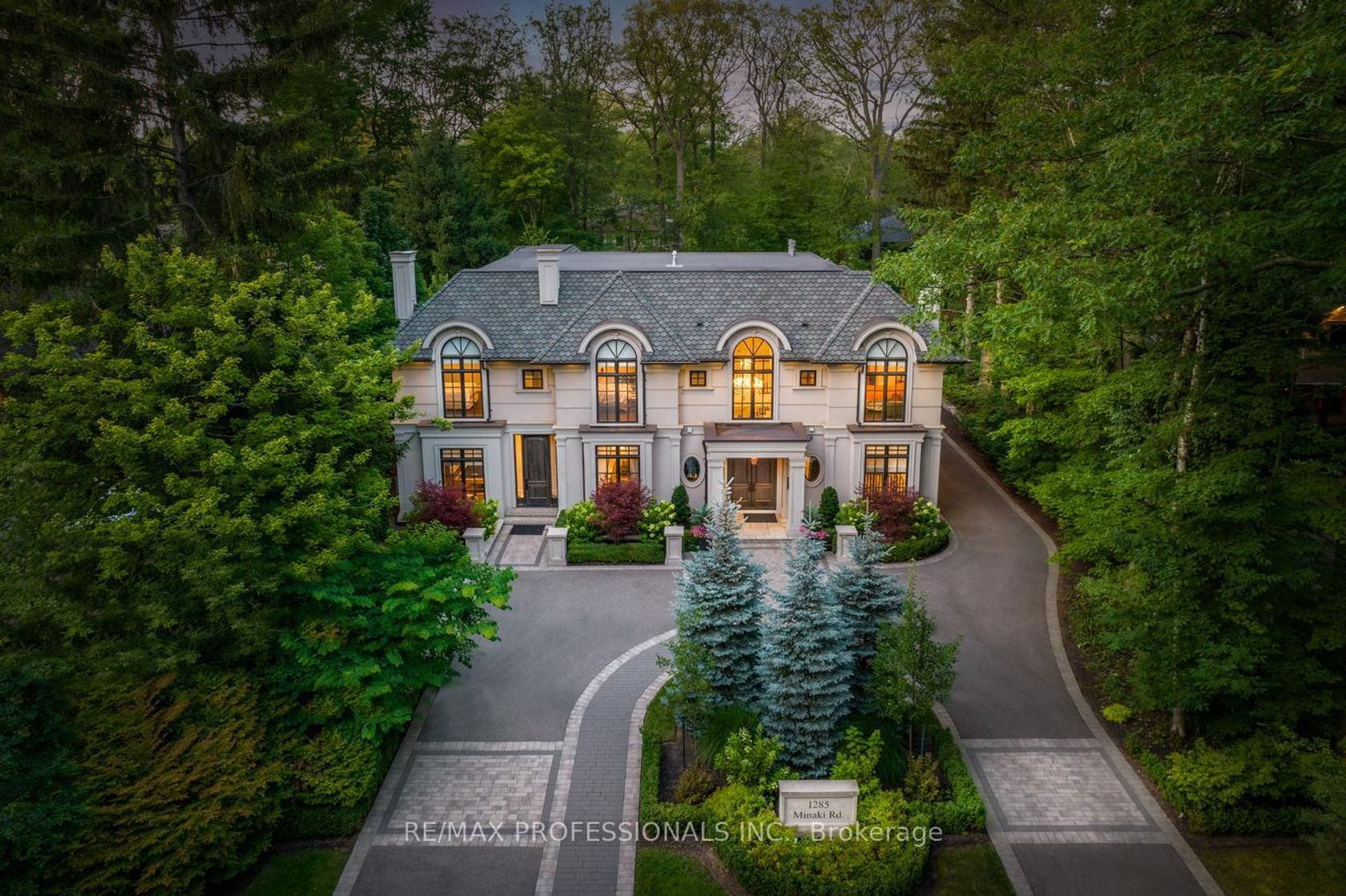 1285 Minaki Road, Mineola, Mississauga by Loree Meneguzzi Real Estate 1285 Minaki Road, Mineola, Mississauga