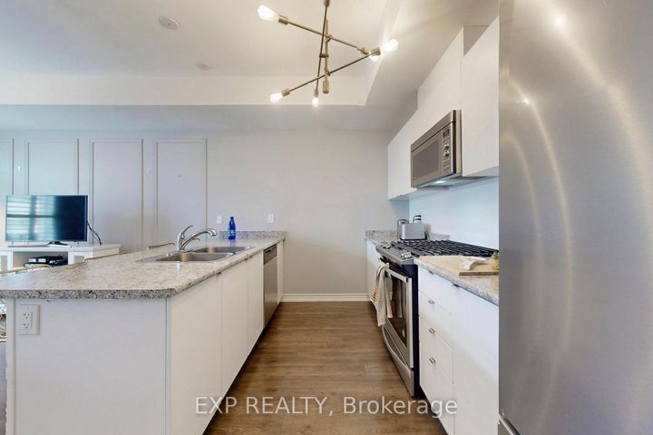 Photo 4 at 94 - 2584 William Jackson Drive, Duffin Heights, Pickering