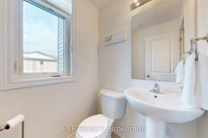 Photo 11 at 94 - 2584 William Jackson Drive, Duffin Heights, Pickering