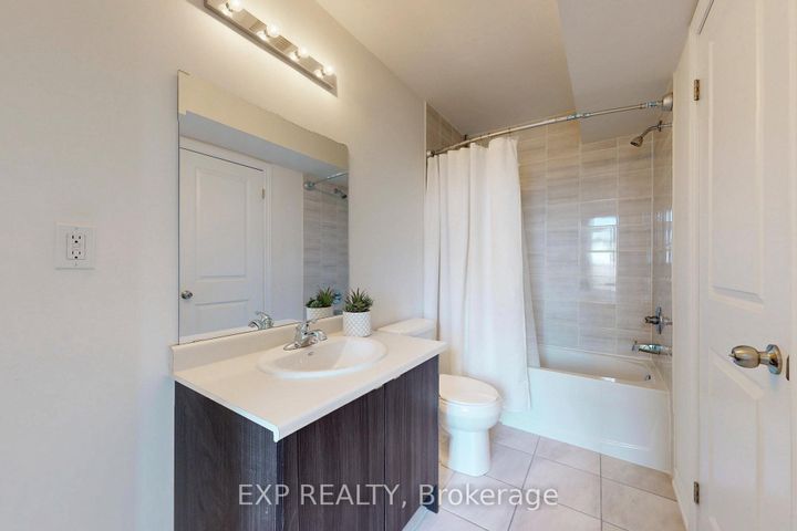 Photo 22 at 94 - 2584 William Jackson Drive, Duffin Heights, Pickering