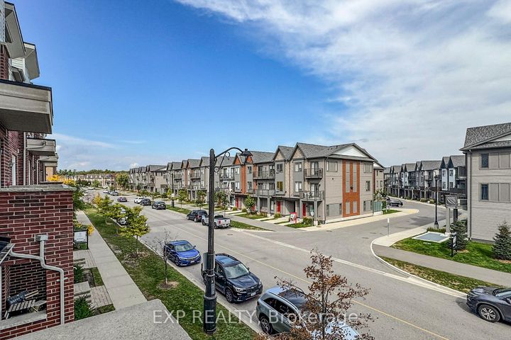 Photo 37 at 94 - 2584 William Jackson Drive, Duffin Heights, Pickering