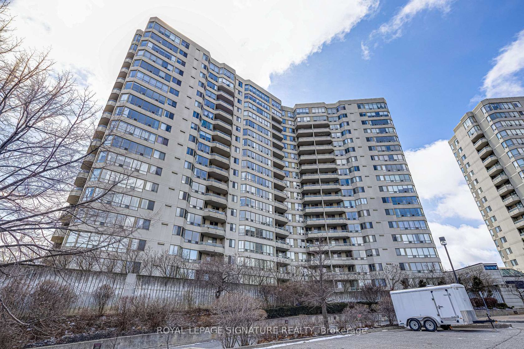 405 - 150 Alton Towers Circle, Milliken, Toronto 