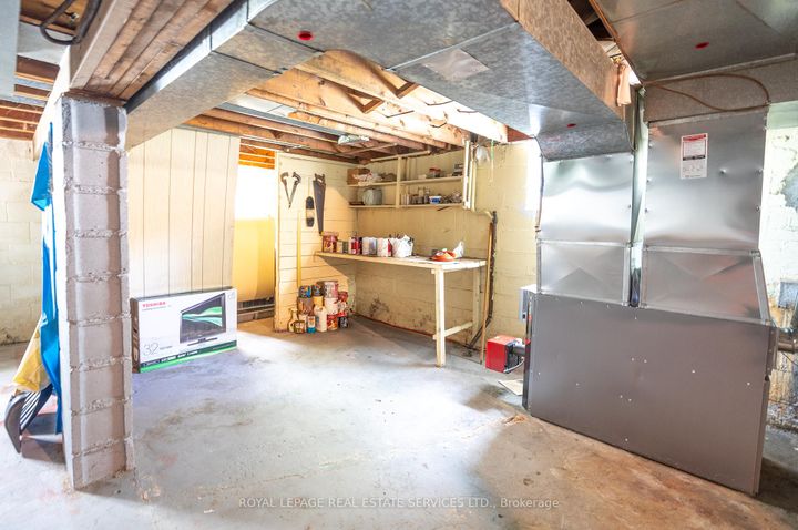 Photo 11 at 48 Minnewawa Road, Port Credit, Mississauga