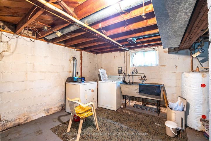 Photo 13 at 48 Minnewawa Road, Port Credit, Mississauga