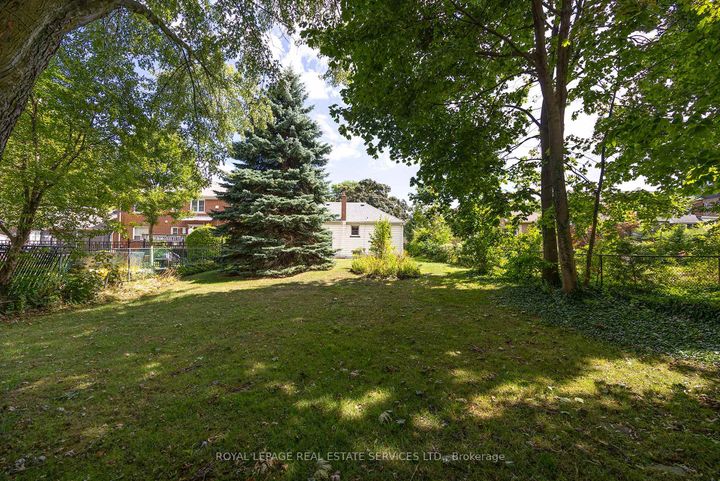 Photo 16 at 48 Minnewawa Road, Port Credit, Mississauga