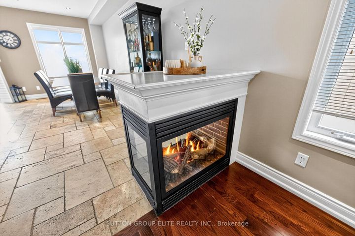 Photo 7 at 4307 Trail Blazer Way, Hurontario, Mississauga
