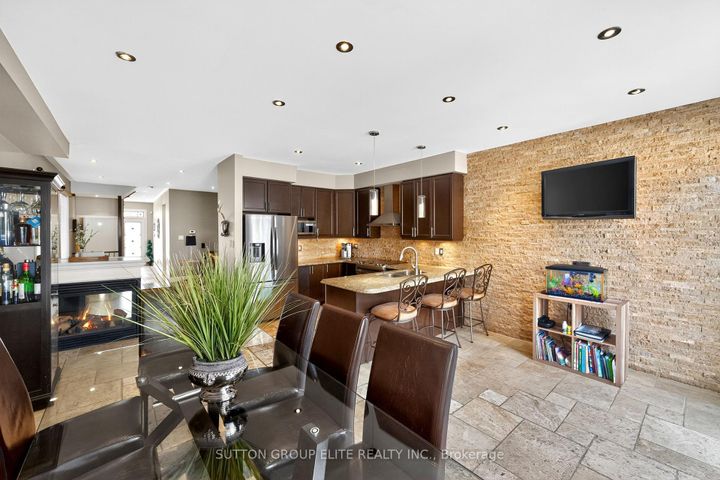 Photo 11 at 4307 Trail Blazer Way, Hurontario, Mississauga