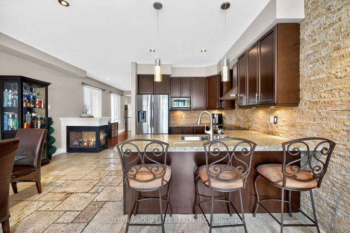 Photo 14 at 4307 Trail Blazer Way, Hurontario, Mississauga