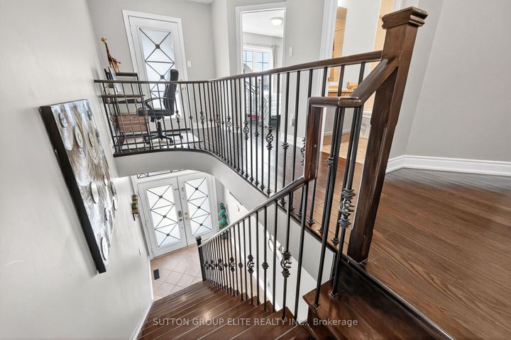 Photo 17 at 4307 Trail Blazer Way, Hurontario, Mississauga