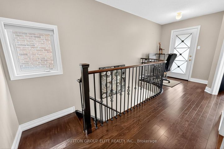Photo 18 at 4307 Trail Blazer Way, Hurontario, Mississauga