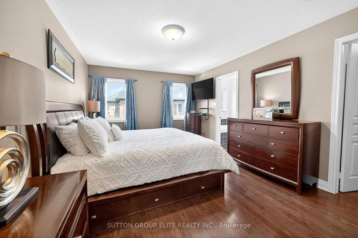 Photo 21 at 4307 Trail Blazer Way, Hurontario, Mississauga