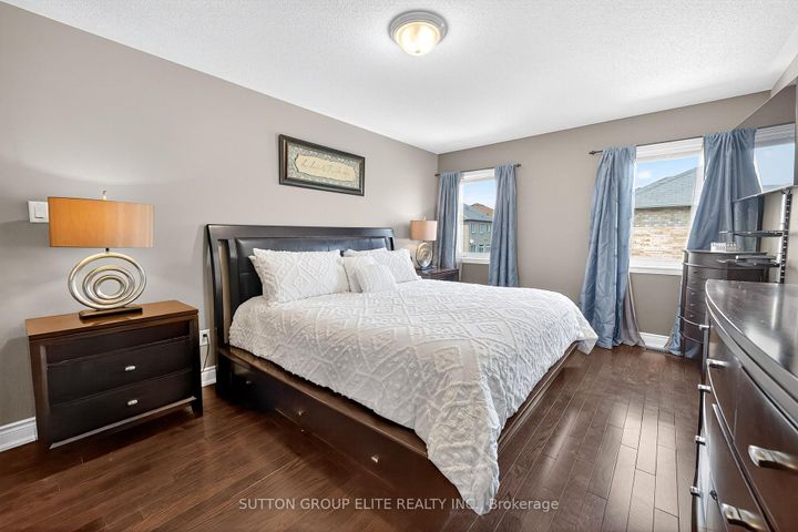 Photo 22 at 4307 Trail Blazer Way, Hurontario, Mississauga