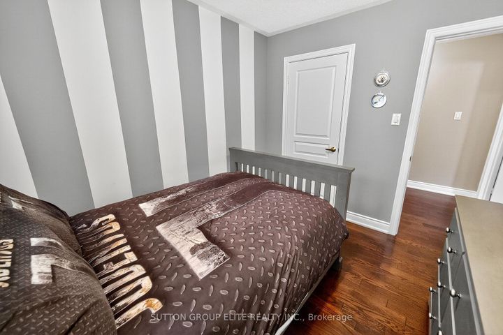 Photo 27 at 4307 Trail Blazer Way, Hurontario, Mississauga