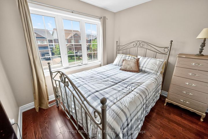 Photo 28 at 4307 Trail Blazer Way, Hurontario, Mississauga