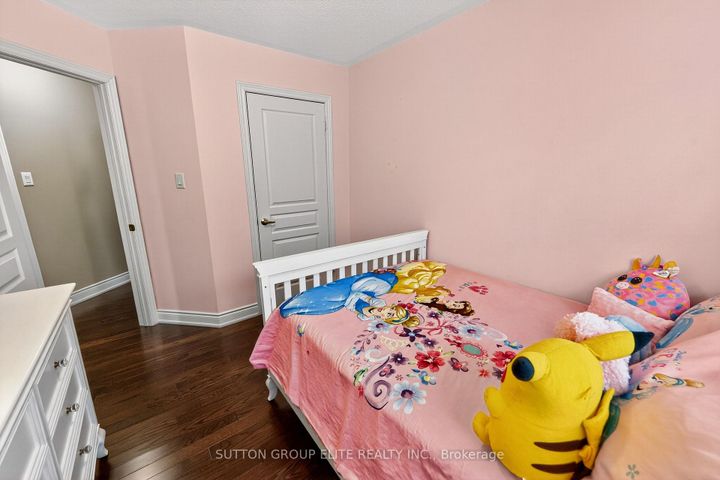 Photo 31 at 4307 Trail Blazer Way, Hurontario, Mississauga