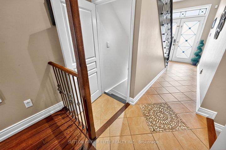 Photo 33 at 4307 Trail Blazer Way, Hurontario, Mississauga