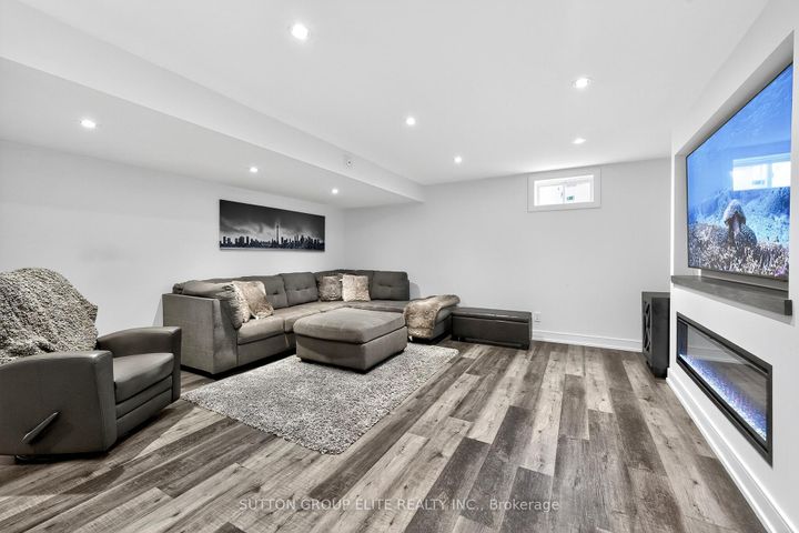 Photo 36 at 4307 Trail Blazer Way, Hurontario, Mississauga