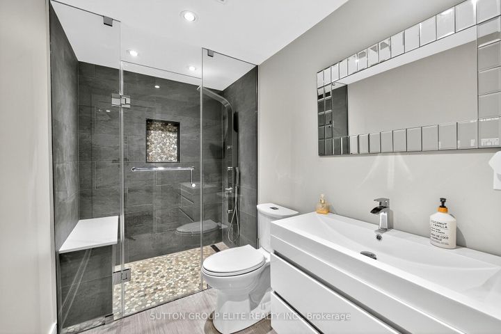 Photo 42 at 4307 Trail Blazer Way, Hurontario, Mississauga