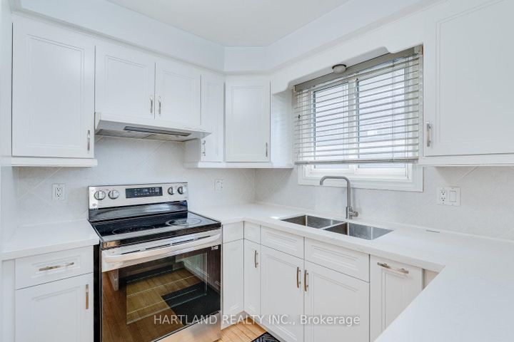 Photo 4 at 11 Maitland Avenue, Greeningdon, Hamilton
