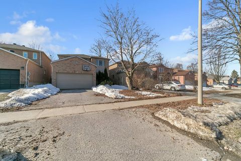 Photo 3 at 391 Hickling Trail, Grove East, Barrie Photo 3 at 391 Hickling Trail, Grove East, Barrie