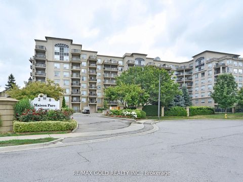 Photo 3 at 404 - 2 Maison Parc Court N, Lakeview Estates, Vaughan