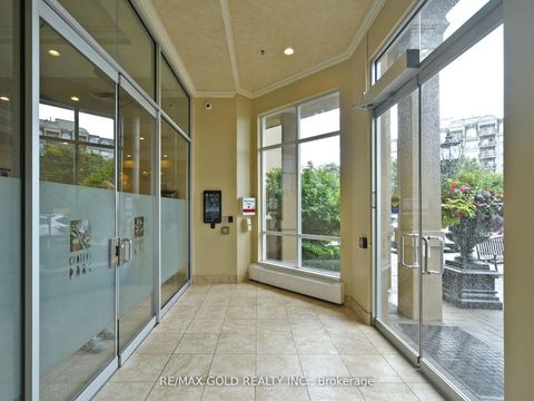 Photo 6 at 404 - 2 Maison Parc Court N, Lakeview Estates, Vaughan