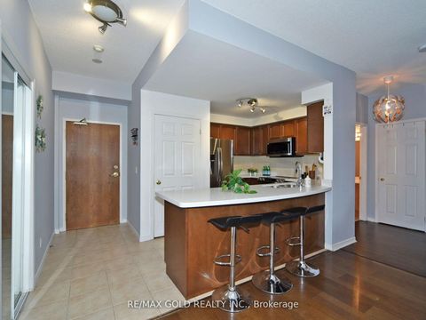 Photo 18 at 404 - 2 Maison Parc Court N, Lakeview Estates, Vaughan