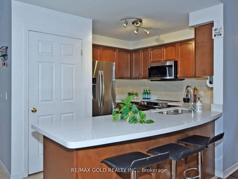 Photo 19 at 404 - 2 Maison Parc Court N, Lakeview Estates, Vaughan